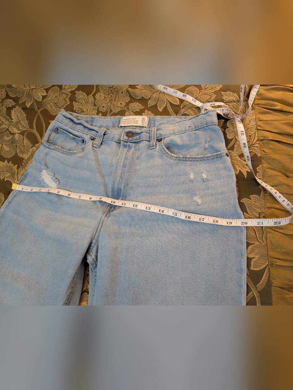 Abercrombie & Fitch Women's Light Blue Distressed Jeans Size 30/10 R - Picture 9 of 14